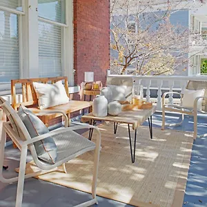 Beautiful Brick 2 Bedroom Apartment